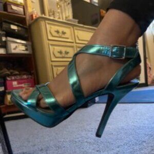 Fioni Night Stilettos (teal) - barely used